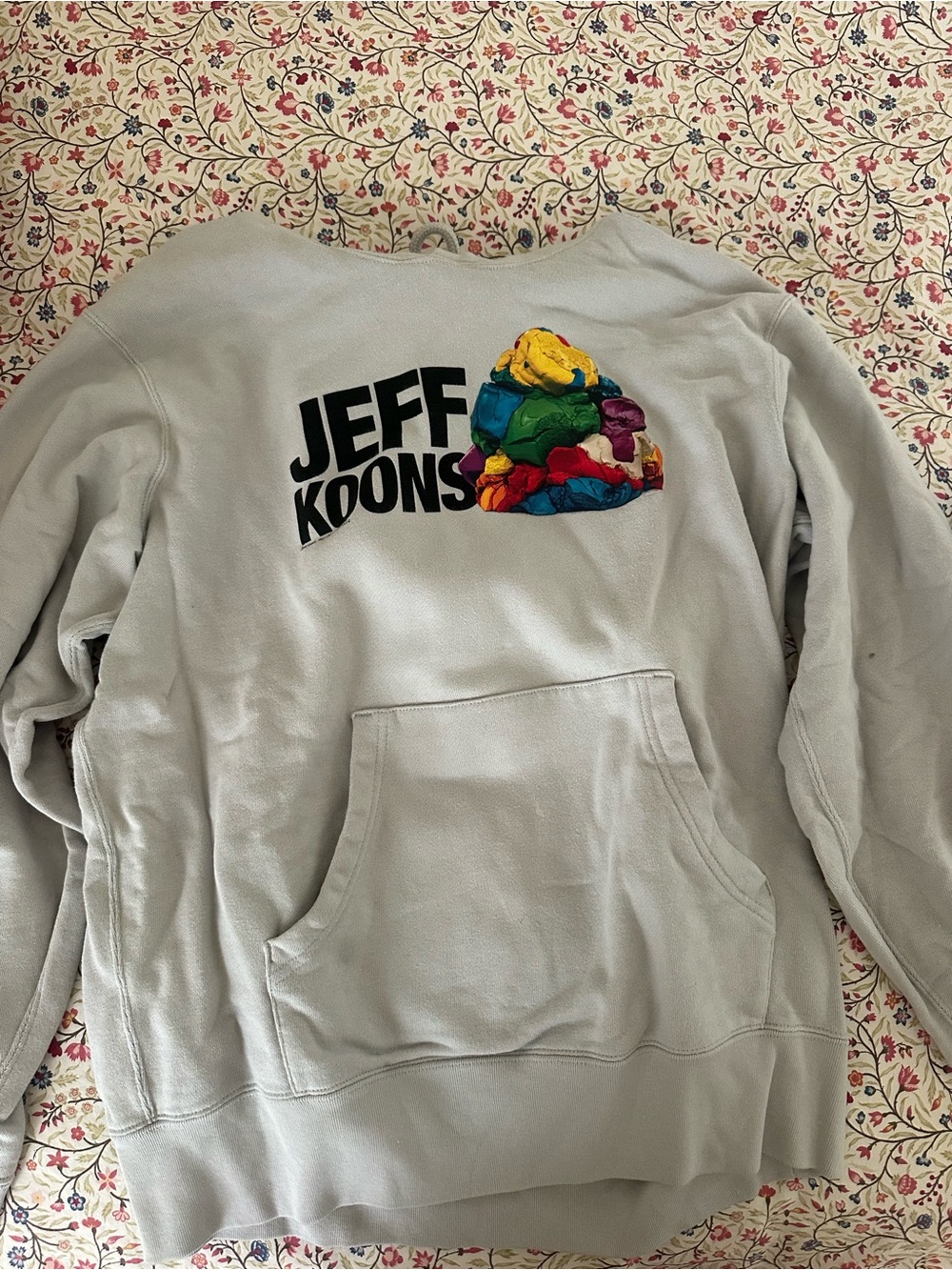 Men's Light Gray Crewneck Sweatshirt with Colorful Graphic
